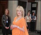 Joanna Lumley lors de la soirée des remises des BAFTA