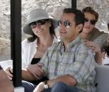 Carla et Nicolas, en décembre 2007, lors de leur premier voyage en amoureux, en Egypte. Ils n'étaient pas encore mariés. jean Sarkozy et sa future femme Jessica étaient à leurs côtés. 