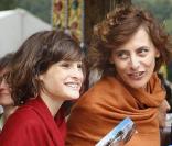 Inès de la Fressange et sa fille Nine, en août 2008. 