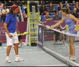 Amélie Mauresmo et Yannick Noah lors de la soirée caritative Amélie pour l'Institut Curie au stade Coubertin, le 7 février 2011