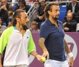 Bob Sinclar et Henri Leconte en double lors de la soirée caritative Amélie organisée par Amélie Mauresmo pour l'Institut Curie au stade Coubertin, le 7 février 2011
