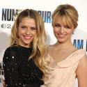 Les sublimes Isabel Lucas et Teresa Palmer aux côtés d'un drôle de numéro !