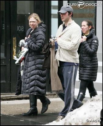 Chelsea Clinton et Marc Mezvinsky à la sortie d'une salle de gym, New York, le 5 février 2011 
