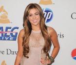 Miley Cyrus était invitée à assister au dîner de gala organisé en marge de la cérémonie des Grammy Awards 2011, samedi 12 février, au Beverly Hilton Hotel de Los Angeles.