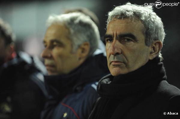 Raymond Domenech brise le silence dans  L'Express , en kiosques le 16 février 2011.