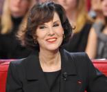 Denise Fabre sur le plateau de l'émission Vivement Dimanche, diffusée le 20 février 2011.