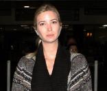 Ivanka Trump arrive à l'aéroport de Los Angeles (LAX) après un séjour à Hawaii, le 16 février 2011.
