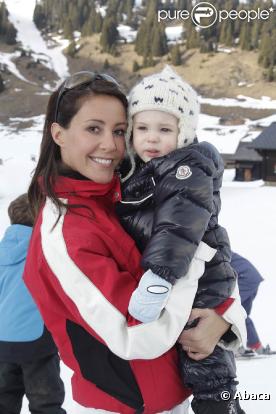 La princesse Marie et le prince Joachim de Danemark, le 17 février 2011 lors de leurs vacances aux sports d'hiver à Verbier, dans les Alpes suisses, avec leur fils Henrik, ainsi que Nikolai et Felix, les garçons nés du 1er mariage de Joachim.