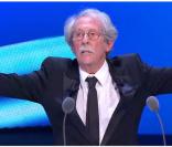 Jean Rochefort fait, à son tour, un discours sur la scène du Théâtre du Châtelet, pour la 36e nuit des César, vendredi 25 février.