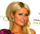 Paris Hilton présente au magasin Macy's de Los Angeles sa nouvelle collection de trois parfums,  Passport , samedi 26 février.