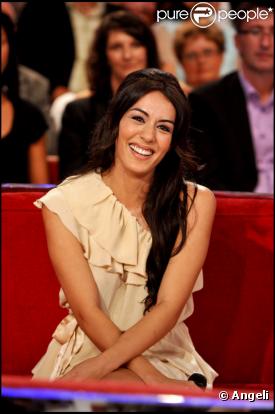 Sofia Essaïdi, lors de son passage sur le plateau de  Vivement dimanche , en septembre 2010.