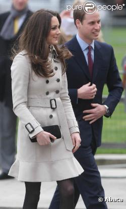 Le prince William et sa fiancée Kate Middleton en visite à Belfast, en Irlande du Nord, le 8 mars 2011.