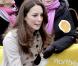 Le prince William et sa fiancée Kate Middleton en visite à Belfast, en Irlande du Nord, le 8 mars 2011.