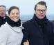 La princesse Victoria de Suède et le prince Daniel en visite à Malmö, dans le sud de la Suède, le 9 mars 2011. Clou de leur visite du jour : une imposante tour torsadée dominant la rade.