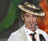 John Galliano à la fin de son défilé Dior en juillet 2010