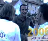 Nikos Aliagas dans la vidéo pour les 5 ans de Tout le monde chante contre le cancer