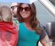 La ravissante Elizabeth Hurley sur le tournage de  Wonder Woman , à Los Angeles, le 15 mars 2011.