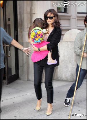 Katie Holmes, Tom Cruise, et leur petite Suri en septembre 2010 à New York. 