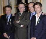 Frédéric Mitterrand entouré des nouveaux décorés, Jean-Marie Boursicot, Patrice Leconte et Ora-Ito le 24 mars 2011