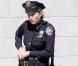 Leelee Sobieski le 29 mars 2011 en plein tournage de la nouvelle série policière  Rookies . Attention, elle s'apprête à tirer ! Ou bien elle réajuste son ceinturon... 