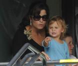 Le 28 mars 2011, Mirka et l'une de ses jumelles - Charlene ou Myla ? - encourageaient l'homme de leur vie : Roger Federer, aux prises avec Juan Monaco en 1/16e de finale à Miami.