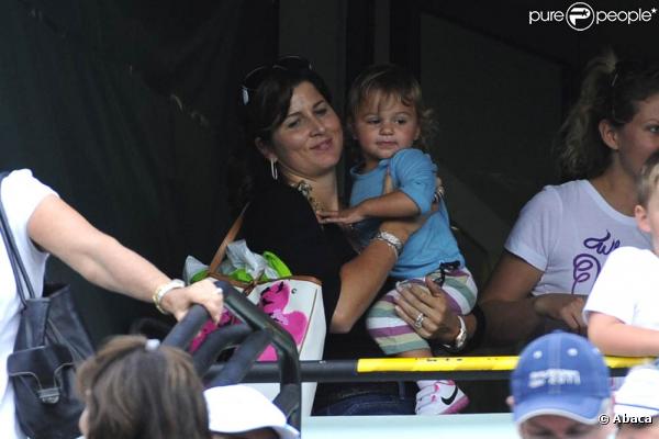 http://static1.purepeople.com/articles/4/76/86/4/@/587134-dans-les-travees-du-tennis-center-de-0x414-1.jpg