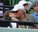 Dans les travées du Tennis Center de Crandon Park, le 28 mars 2011, Greg Norman et son épouse depuis novembre 2010, Kirsten Kutner, ont eux aussi des "échanges prolongés" ! 
