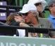 Dans les travées du Tennis Center de Crandon Park, le 28 mars 2011, Greg Norman et son épouse depuis novembre 2010, Kirsten Kutner, ont eux aussi des "échanges prolongés" ! 