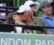 Dans les travées du Tennis Center de Crandon Park, le 28 mars 2011, Greg Norman et son épouse depuis novembre 2010, Kirsten Kutner, ont eux aussi des "échanges prolongés" ! 