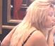 Cindy se maquille dans Carré Viiip