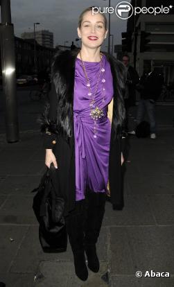 Sharon Stone à Londres le 29 mars 2011 dans un look qui laisse à désirer  