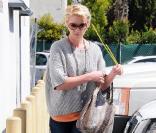 Katherine Heigl et sa maman Nancy font du shopping à Los Angeles (30 mars 2011)