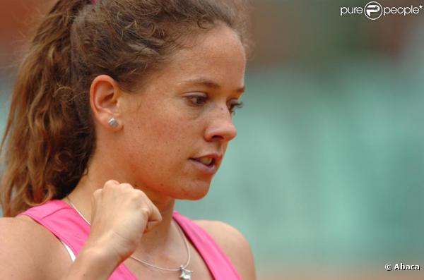 Fin mars 2011, la presse suisse se montrait inquiète pour la situation financière, très préoccupante, de la tenniswoman Patty Schnyder et son mari Rainer Hoffmann