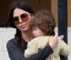 Oksana Grigorieva et sa fille Lucia à Sherman Oaks, Los Angeles le 25 mars 2011