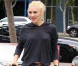  Gwen Stefani se promène dans West Hollywood à la sortie du salon de manucure le 2 avril 2011 à Los Angeles 
