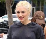  Gwen Stefani se promène dans West Hollywood à la sortie du salon de manucure le 2 avril 2011 à Los Angeles 