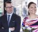 Samedi 2 avril 2011, la princesse Victoria et le prince Daniel de Suède achevaient leur visite dans la province du Smaland. A cette occasion, un atelier "soufflage de verre" était notamment au programme !