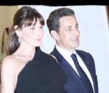  Nicolas Sarkozy et Carla Bruni-Sarkozy lors du diner d'état au palais de l'Elysée en l'honneur du président de la république d'Afrique du sud en mars 2011 