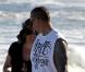 Pink, enceinte, et son mari Carey Hart sur la plage à Malibu le 31 mars 2011