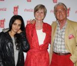 Hafsia Herzi, Véronique Bourrez (Pdg de Coca-Cola) et Pierre de Cornette de Saint-Cyr lors des 125 ans de Coca-Cola à l'espace (éphémère) 125 à Paris le 27 avril 2011