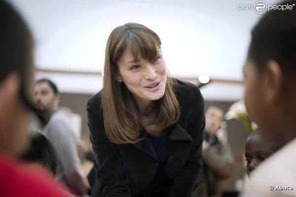 Carla Bruni-Sarkozy au salon du livre de Paris, le 18 mars 2011.