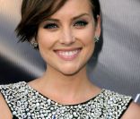 La comédienne Jessica Stroup, brune d'origine 
