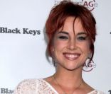 Jessica Stroup a abandonné sa couleur brune opur un roux-rouge plutôt déjanté ! 