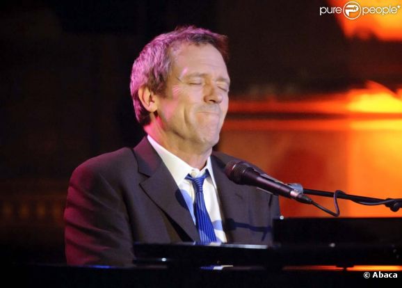Hugh Laurie en concert à l'Union Chapel de Londres, le 4 mai 2011.