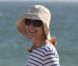 Marcia Cross et ses jumelles Eden et Savannah passent du bon temps à la plage à Santa Monica, Los Angeles, le 22 avril 2011.