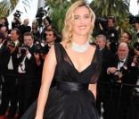 Vahina Giocante, glamour et sexy, lors de la cérémonie d'ouverture du 64ème Festival de Cannes, le 11 mai 2011