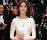 Alexa Chung sur les marches du Palais des festivals de Cannes, le 12 mai 2011.