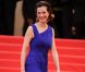 Carole Bouquet est à tomber avec sa longue robe sur le tapis rouge du Palais des festivals. Cannes, 12 mai 2011