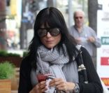 Selma Blair, enceinte, est allée faire du shopping le 13 mai 2011 à Los Angeles  
