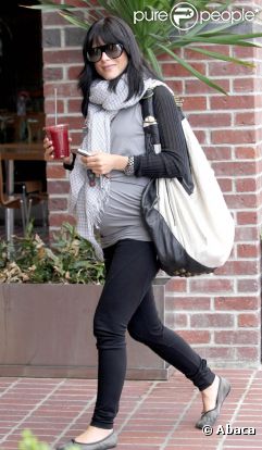  Selma Blair se promène dans Studio City à Los Angeles pour une petite séance de shopping le 13 mai 2011 